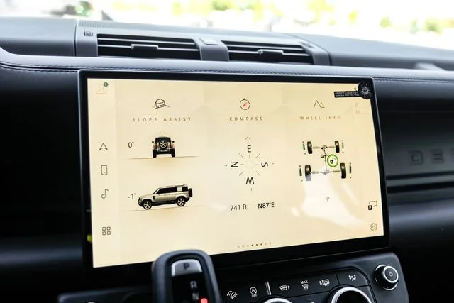 New 2026 Borasco Grey Land Rover X-Dynamic SE image 40