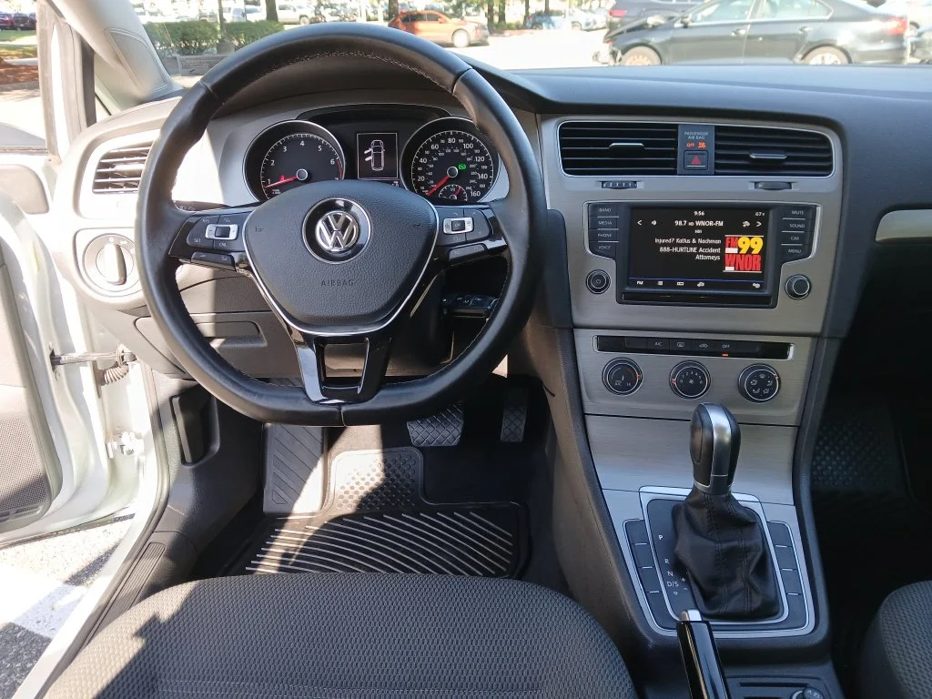 Used 2017 Silver Volkswagen S image 27