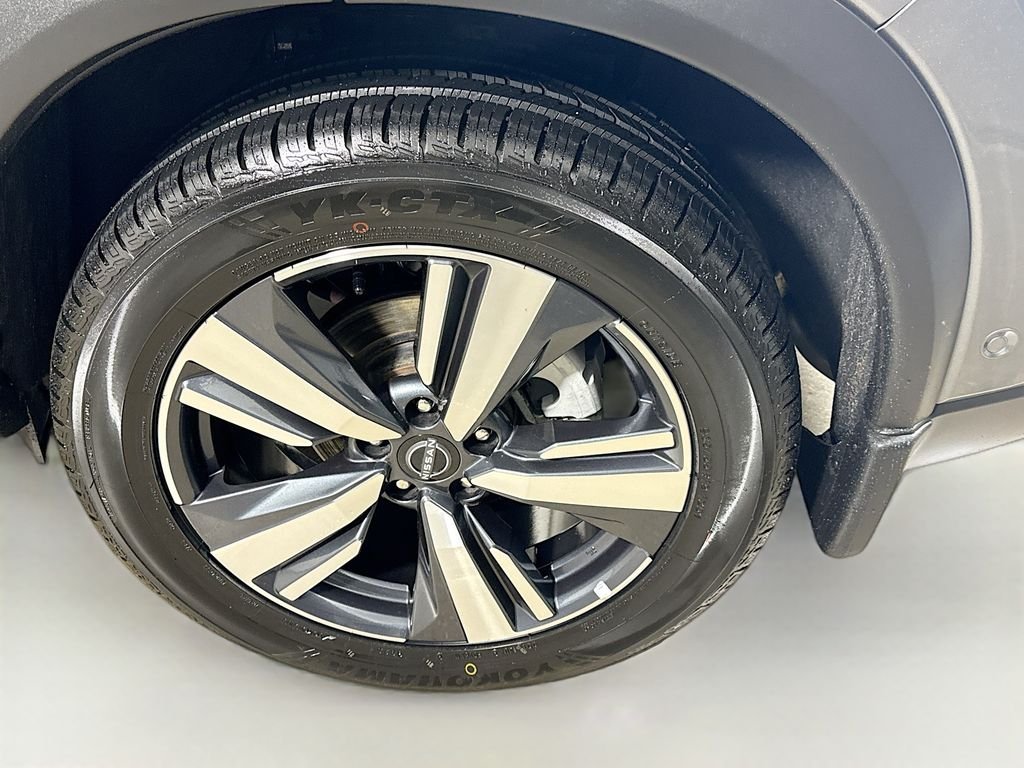 Used 2023 Gun Metallic Nissan SL image 9