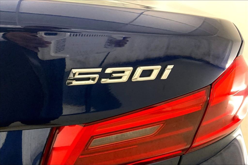Used 2019 Mediterranean Blue Metallic BMW  image 30