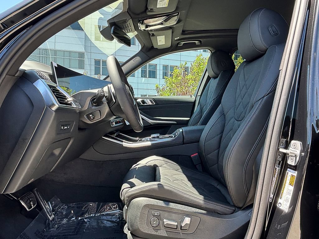 New 2026 Black Sapphire Metallic BMW sDrive40i image 7
