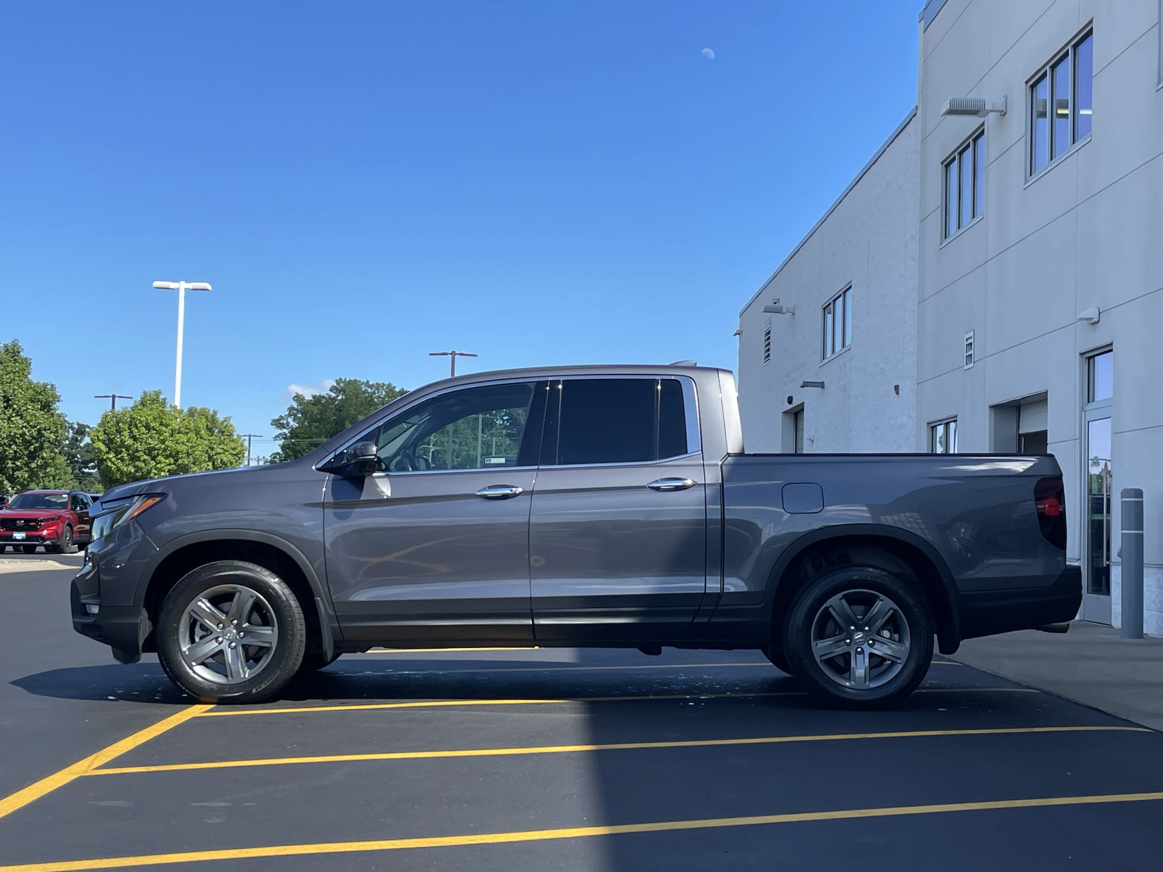 Certified Used 2023 Modern Steel Metallic Honda AWD RTL-E image 5