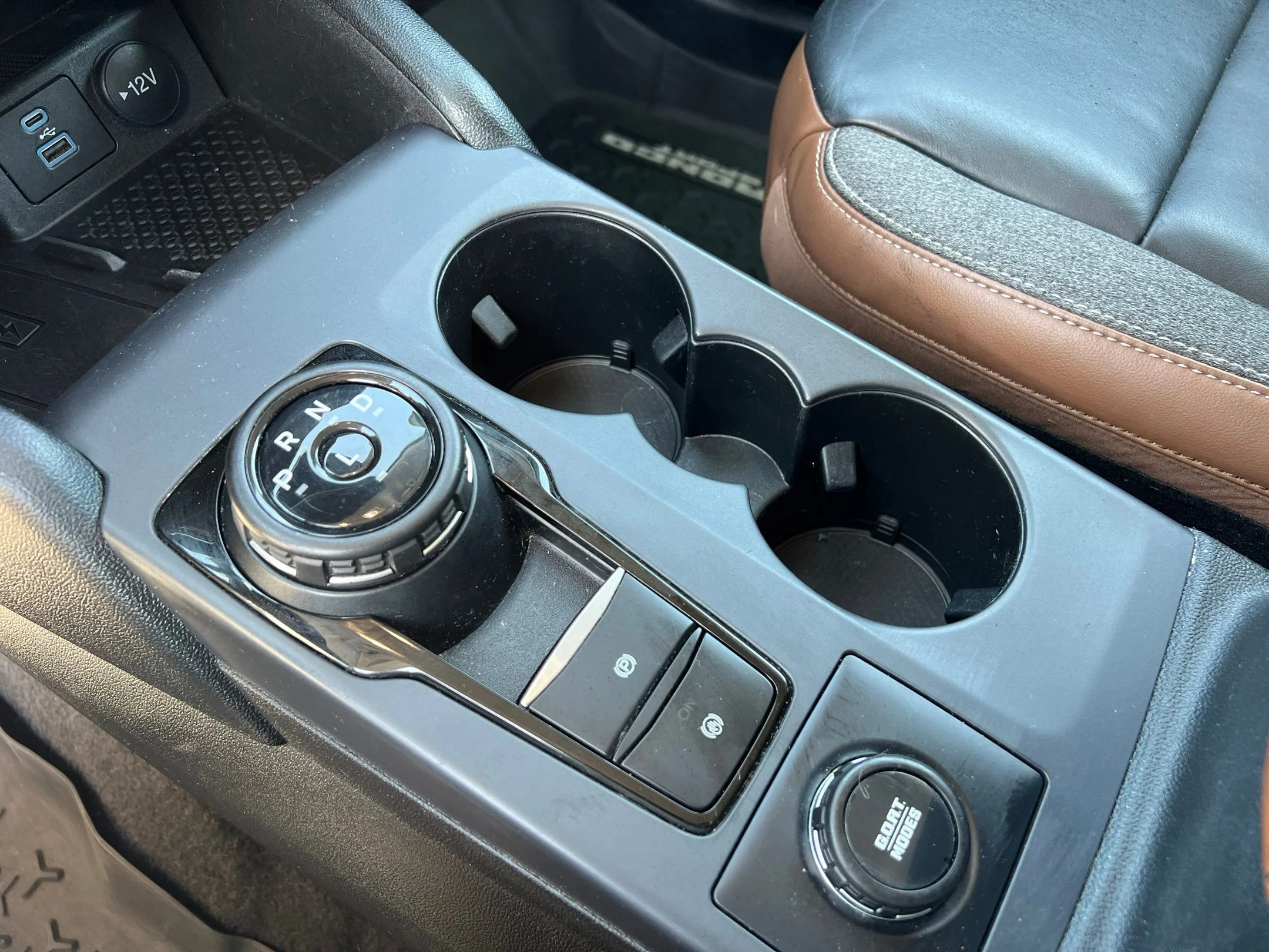 Used 2022 Gray Metallic Ford Outer Banks image 25