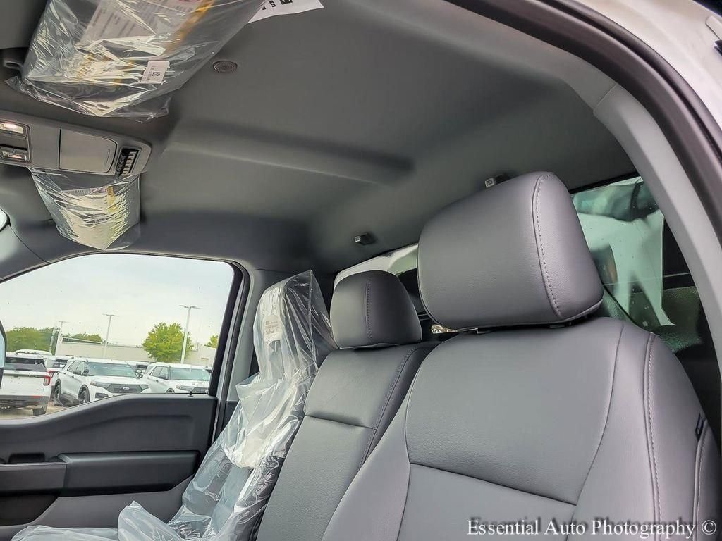 New 2025 Oxford White Ford F-450® XL image 11