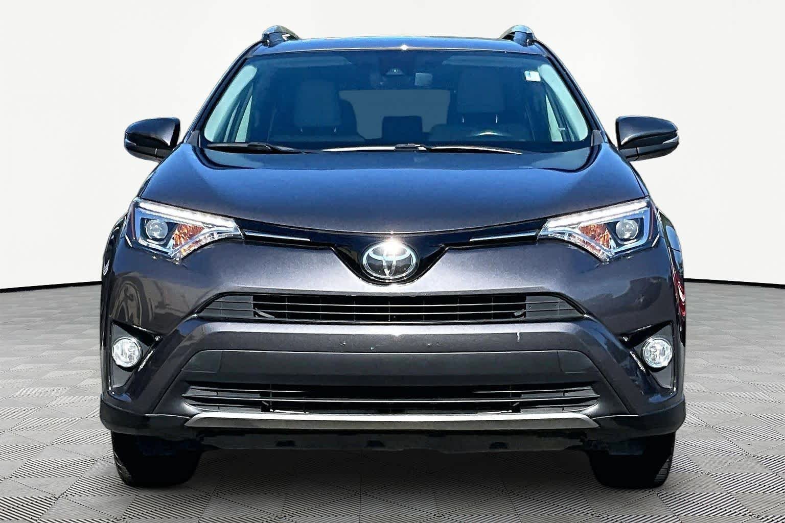 Certified Used 2018 Magnetic Gray Metallic Toyota Limited image 4