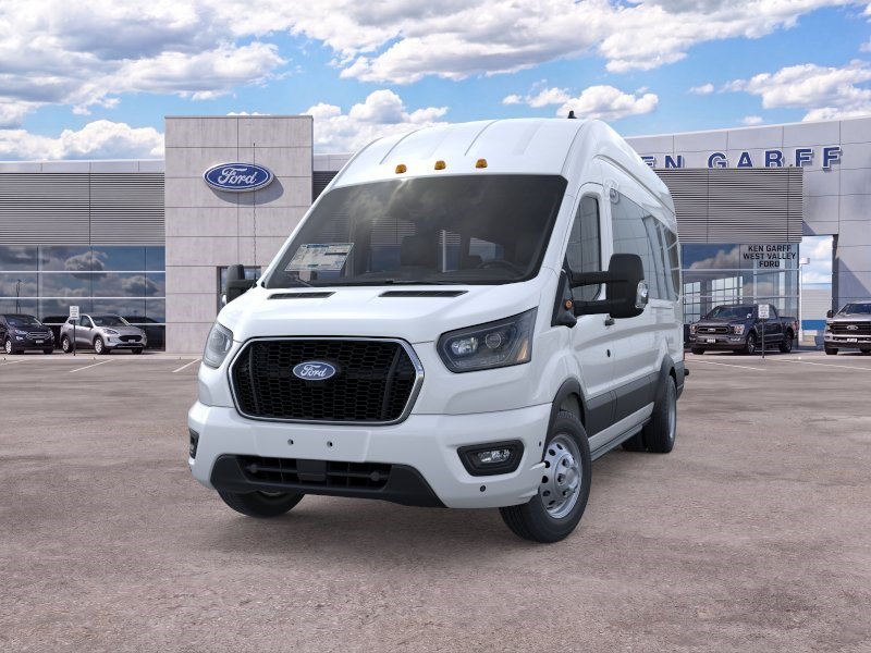 New 2026 Oxford White Ford XLT image 2