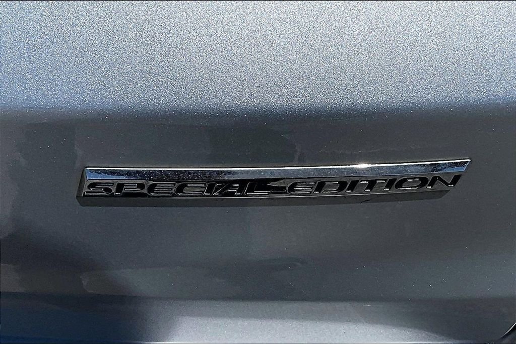 Used 2016 Silver Honda SE image 31
