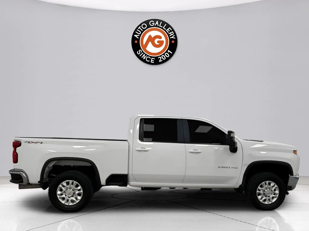 Used 2021 White Chevrolet LT image 8