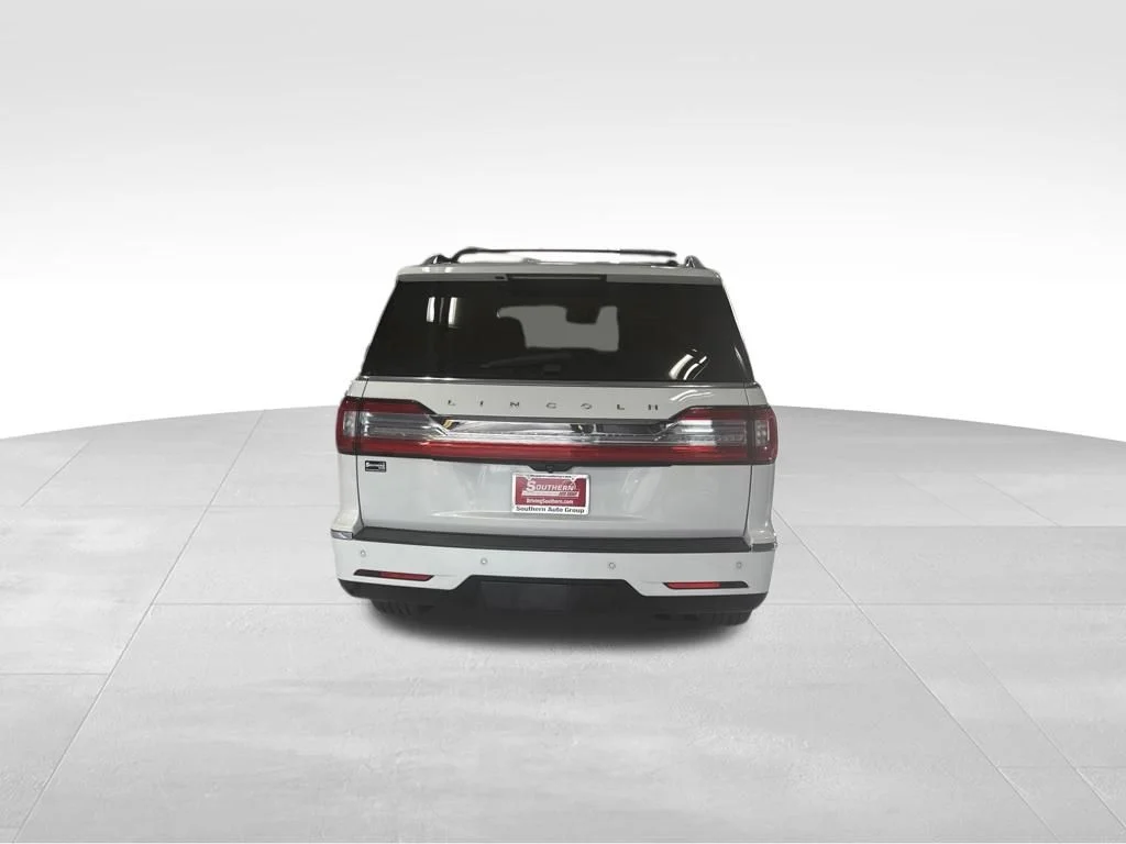 Used 2020 White Lincoln Reserve image 4