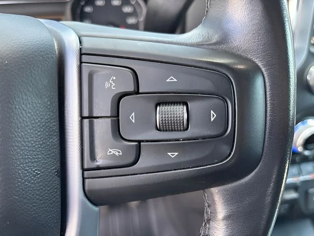 Used 2020 White GMC SLT image 21