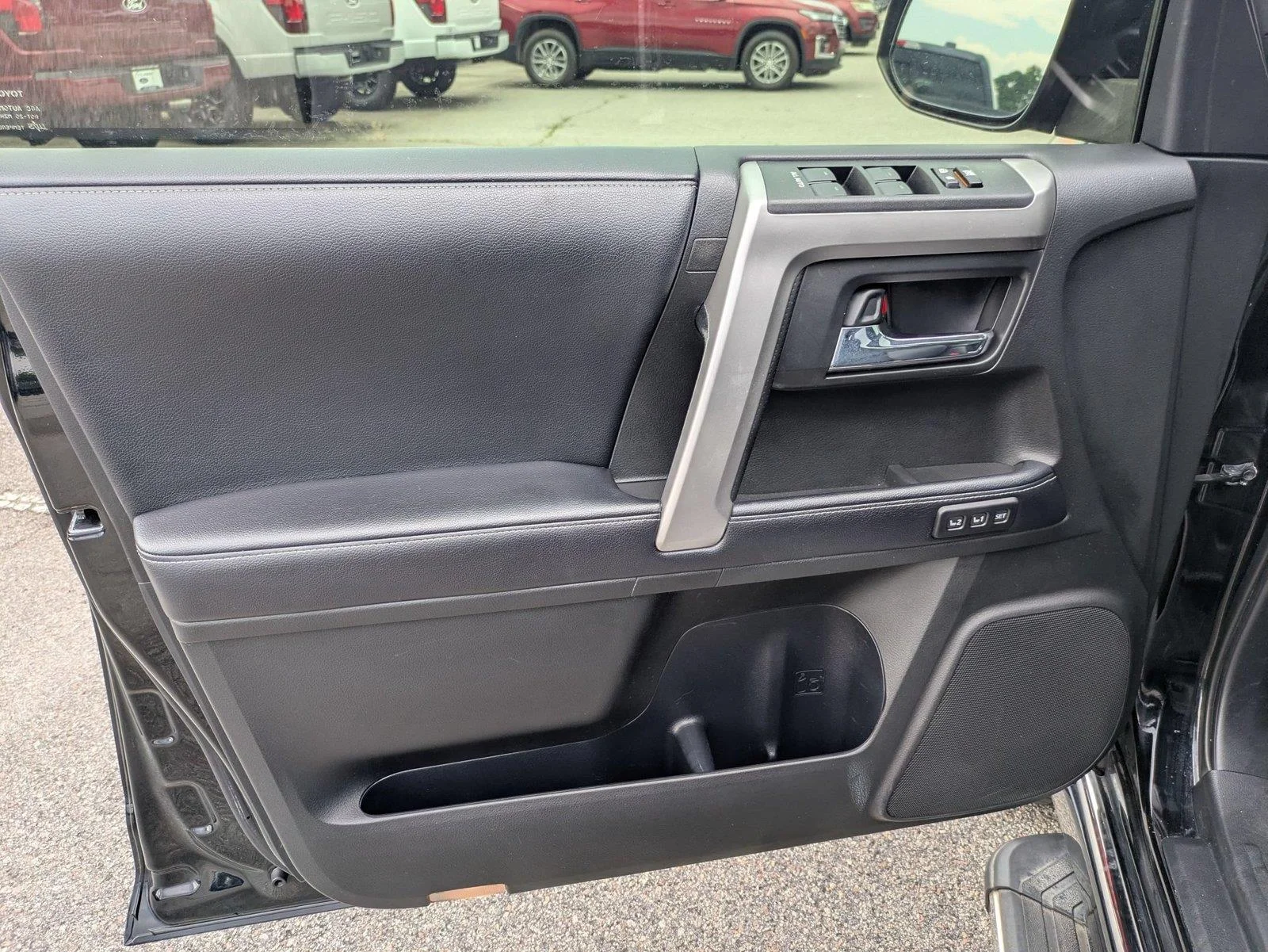 Used 2019 Midnight Black Metallic Toyota Limited image 7