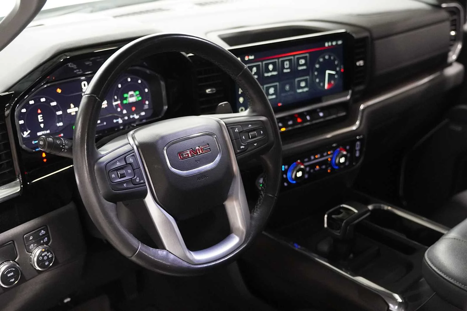 Used 2023 Summit White GMC SLT image 9