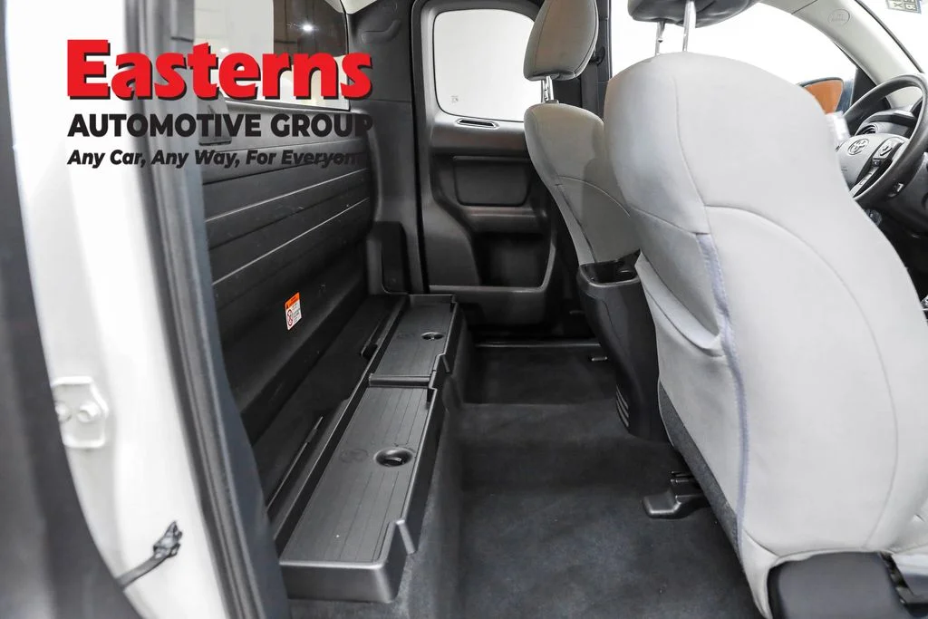 Used 2019 White Toyota SR image 21