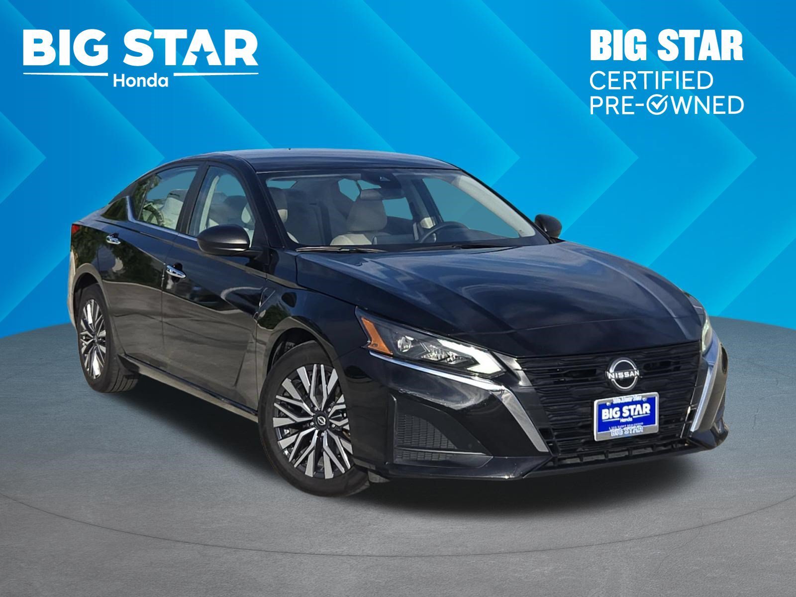 Used 2025 Super Black Nissan SV image 1