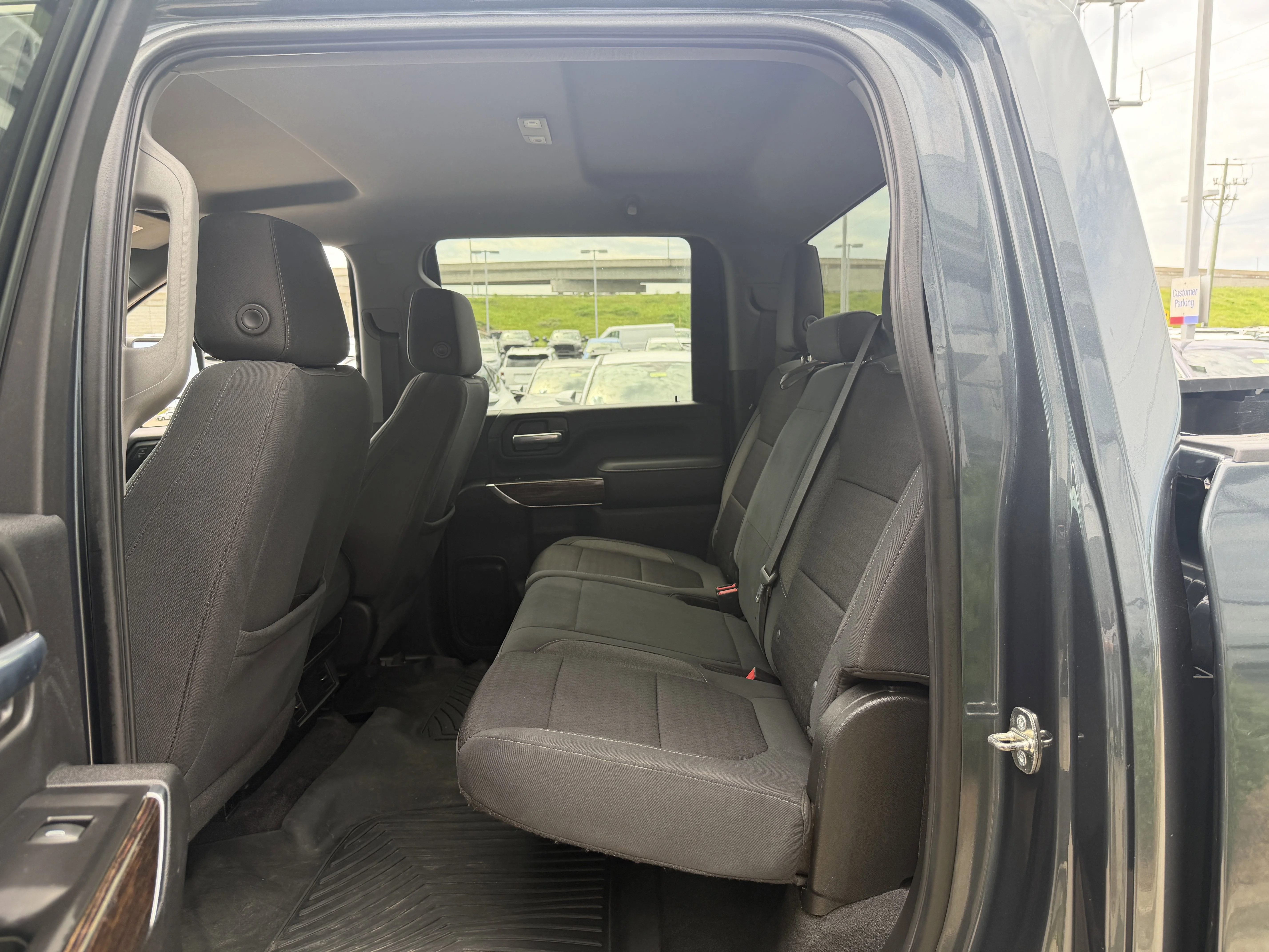 Used 2020 Dark Sky Metallic GMC SLE image 25