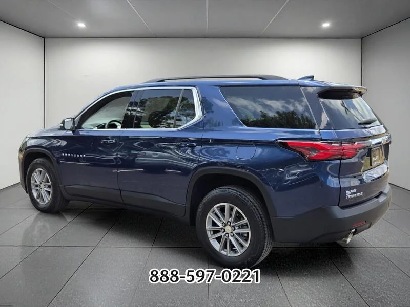 Used 2023 Blue Metallic CHEVROLET LT LEATHER image 3