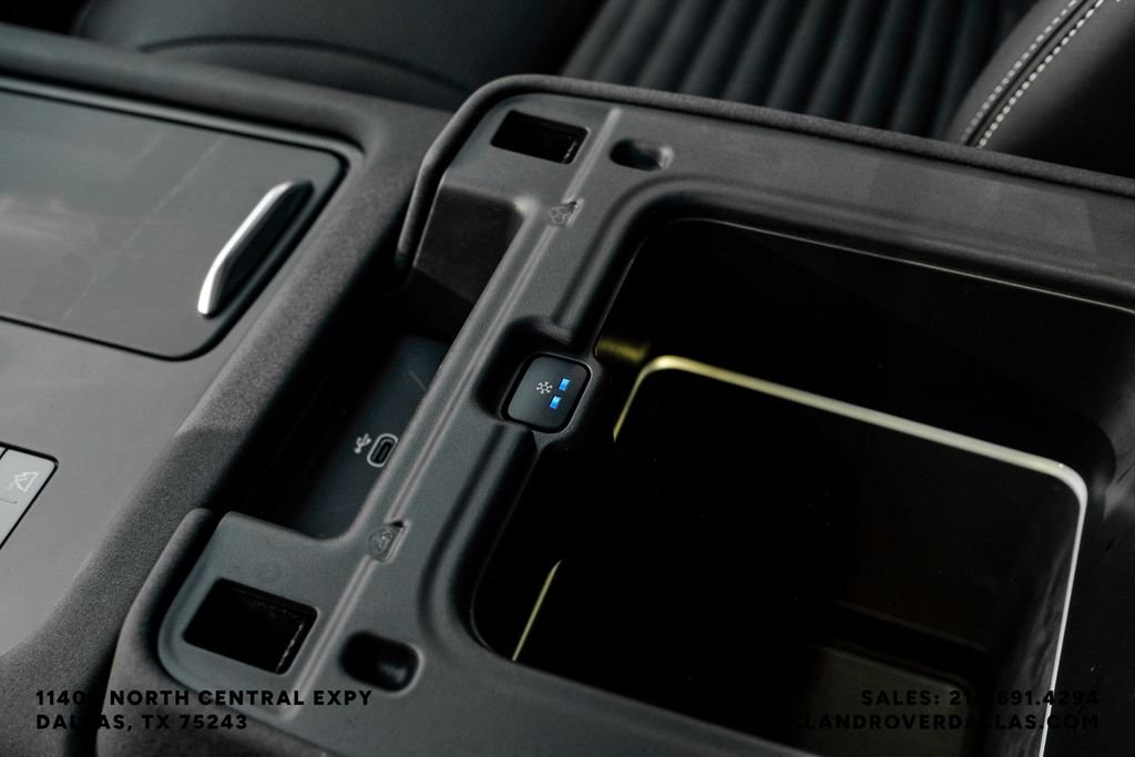 Certified Used 2025 Black Land Rover Metropolitan Edition image 33