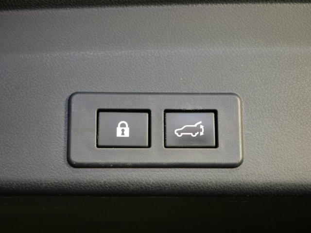 Used 2020 Magnetite Gray Metallic Subaru Premium image 15