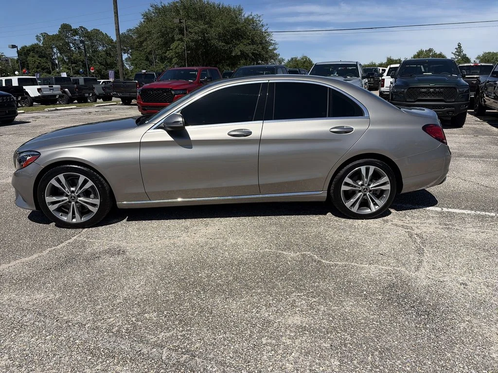 Used 2021  Mercedes-Benz C 300 image 3