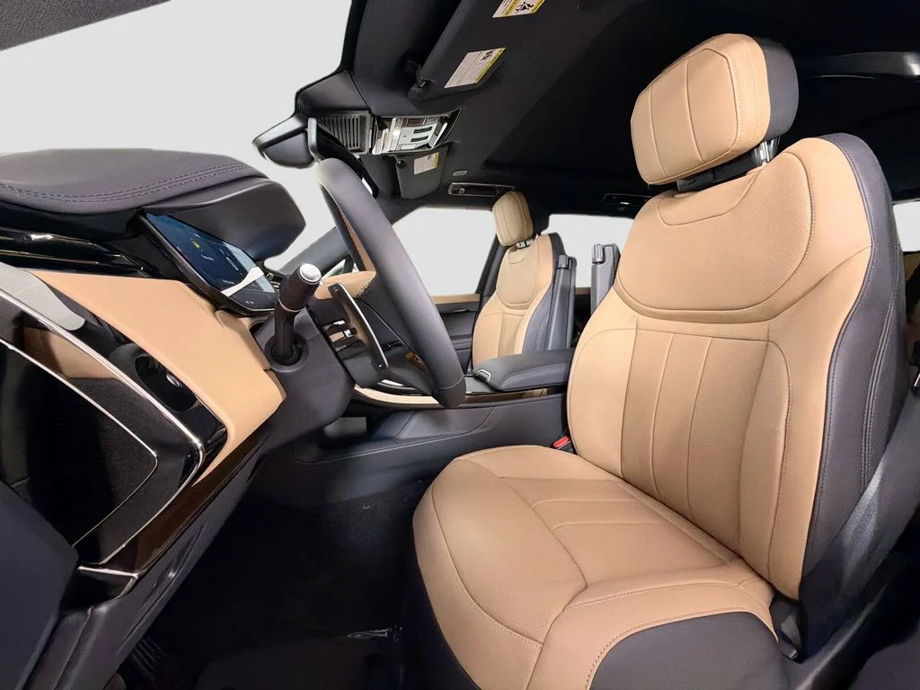 New 2026 Santorini Black Land Rover Dynamic SE image 22
