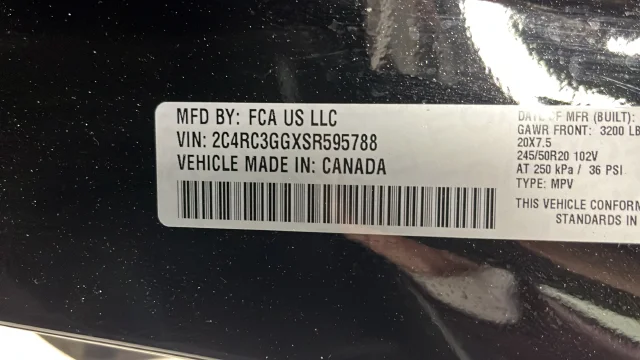 Used 2025 Diamond Black Chrysler Limited image 28