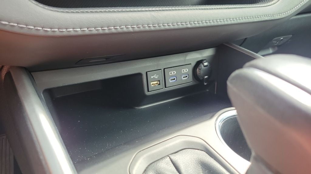 Certified Used 2022 Silver Toyota XLE image 19