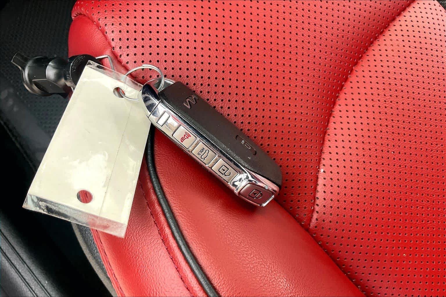 Used 2023 Glacial White Pearl Kia GT-Line image 13