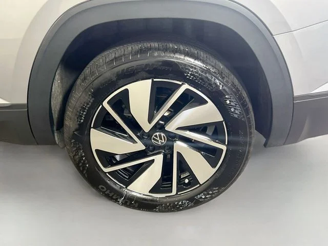 2025 Volkswagen Atlas SE w/Tech - Photo 26