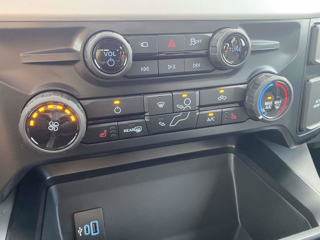 New 2026 Agate Black Metallic Ford F-250® XLT image 17