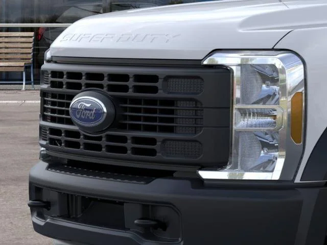 New 2026 Oxford White Ford F-550® XL image 39