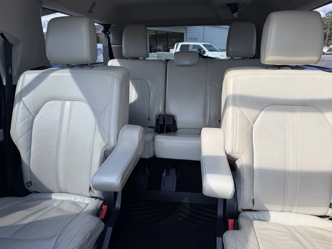 Used 2021 Off White Ford Platinum 4x4 4dr SUV image 7