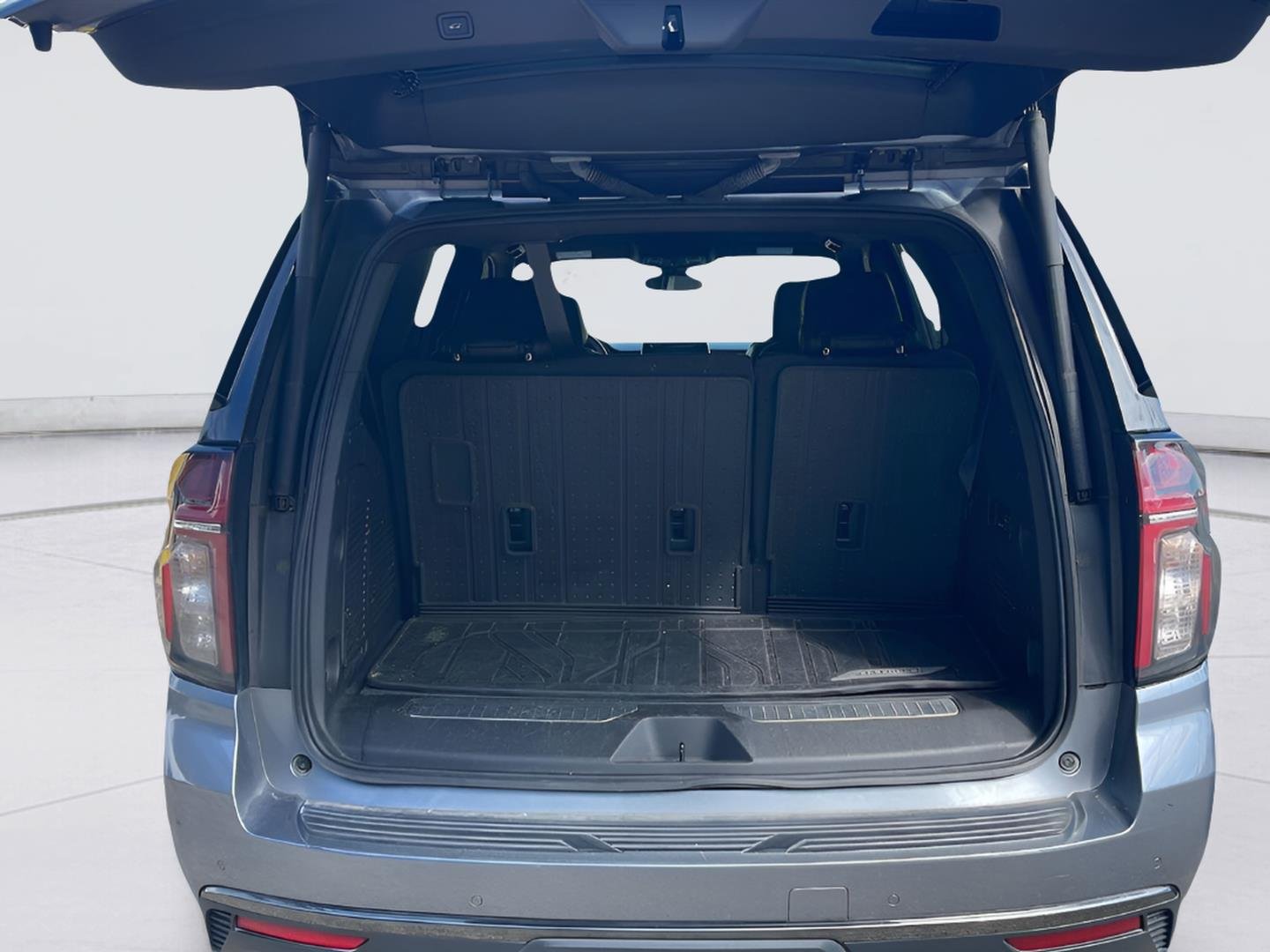 2022 Chevrolet Tahoe photo 6 of 8