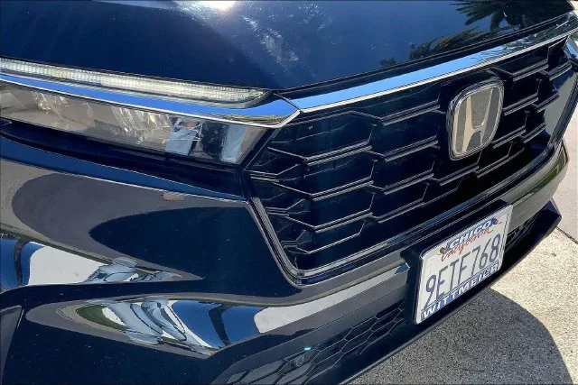 Used 2023 Silver Honda EX-L image 30