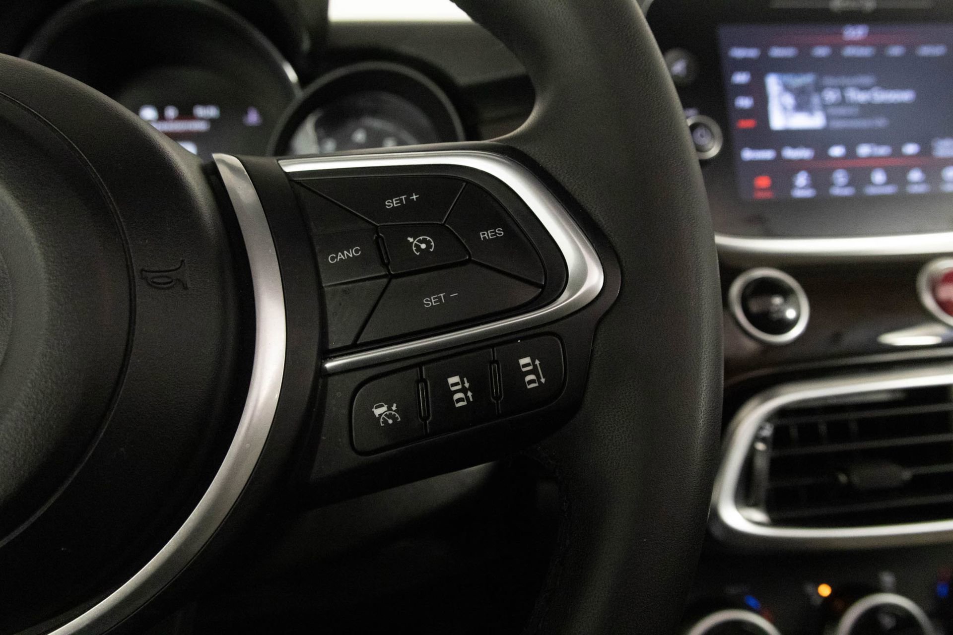 2022 FIAT 500X - Image 29