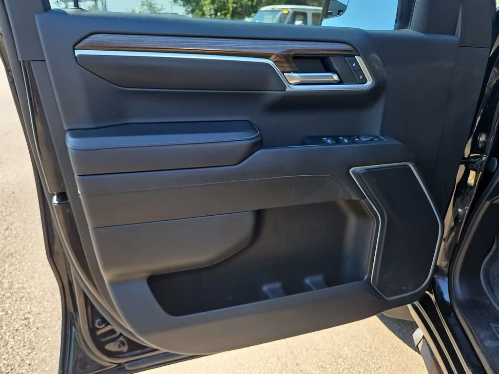 Used 2023 Black Chevrolet LT image 21