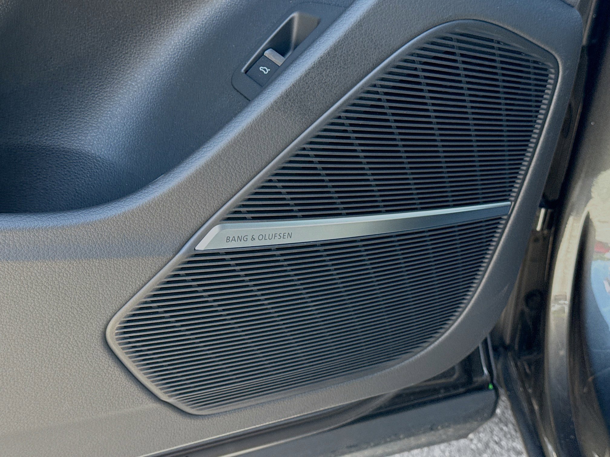 New 2026 Daytona Gray Pearl Effect Audi performance image 23