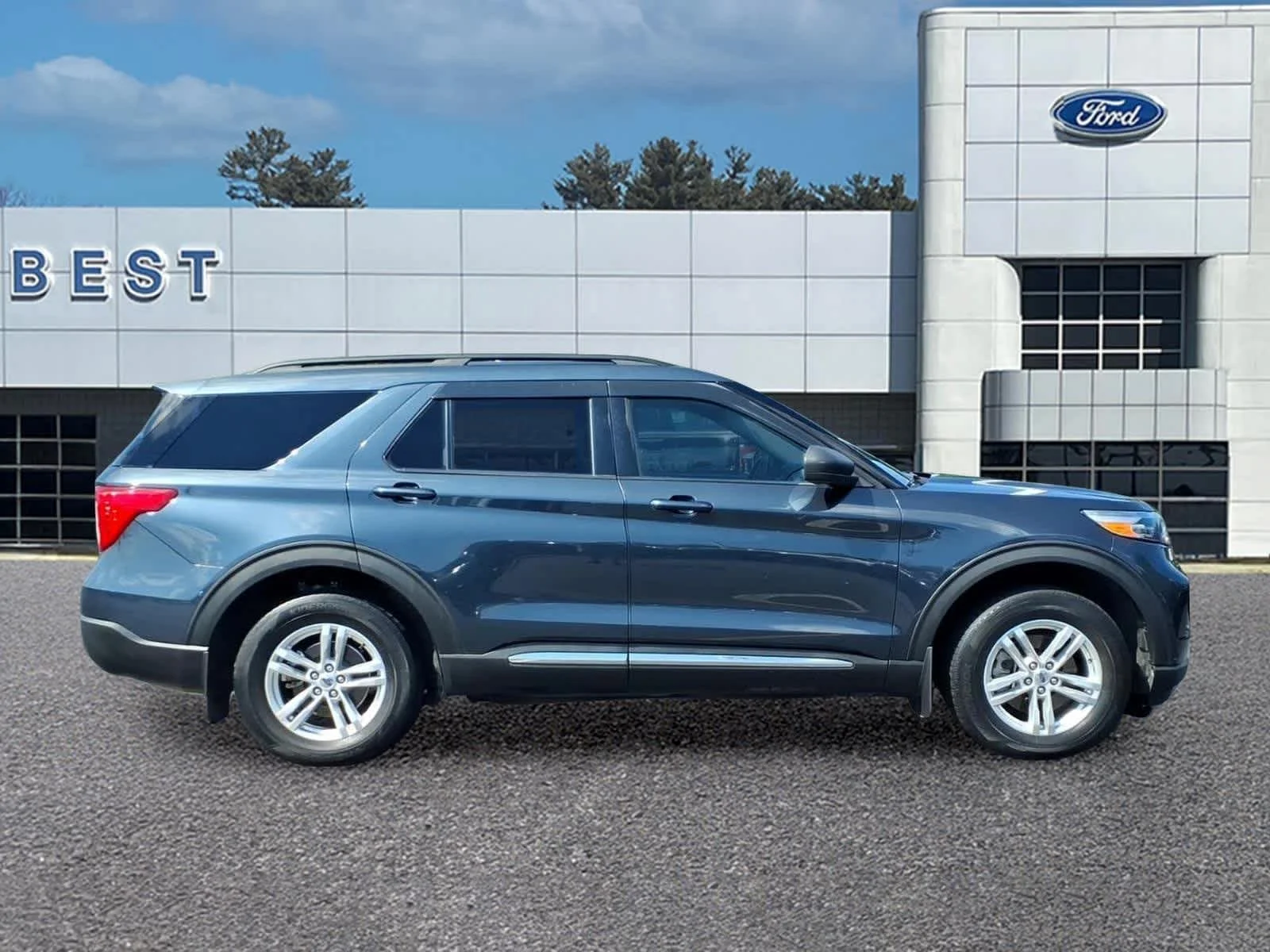 Used 2022 Stone Blue Ford XLT image 9