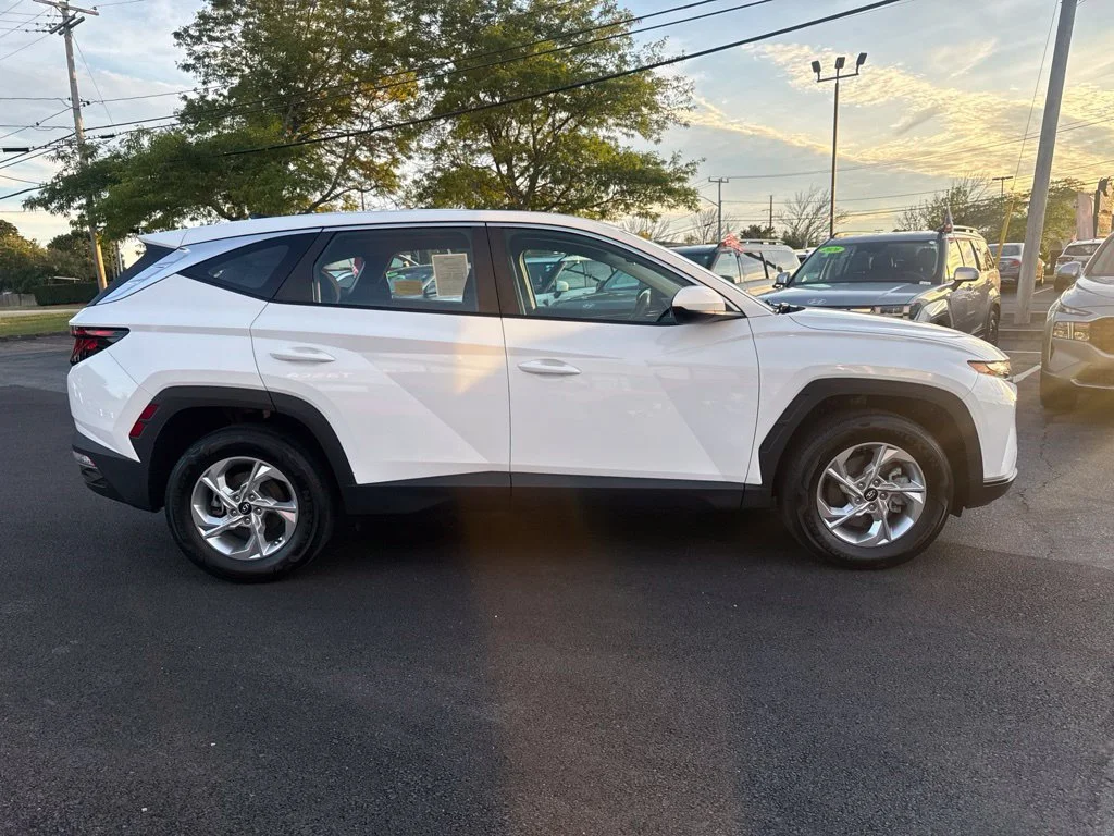 Used 2024 White Hyundai SE image 4