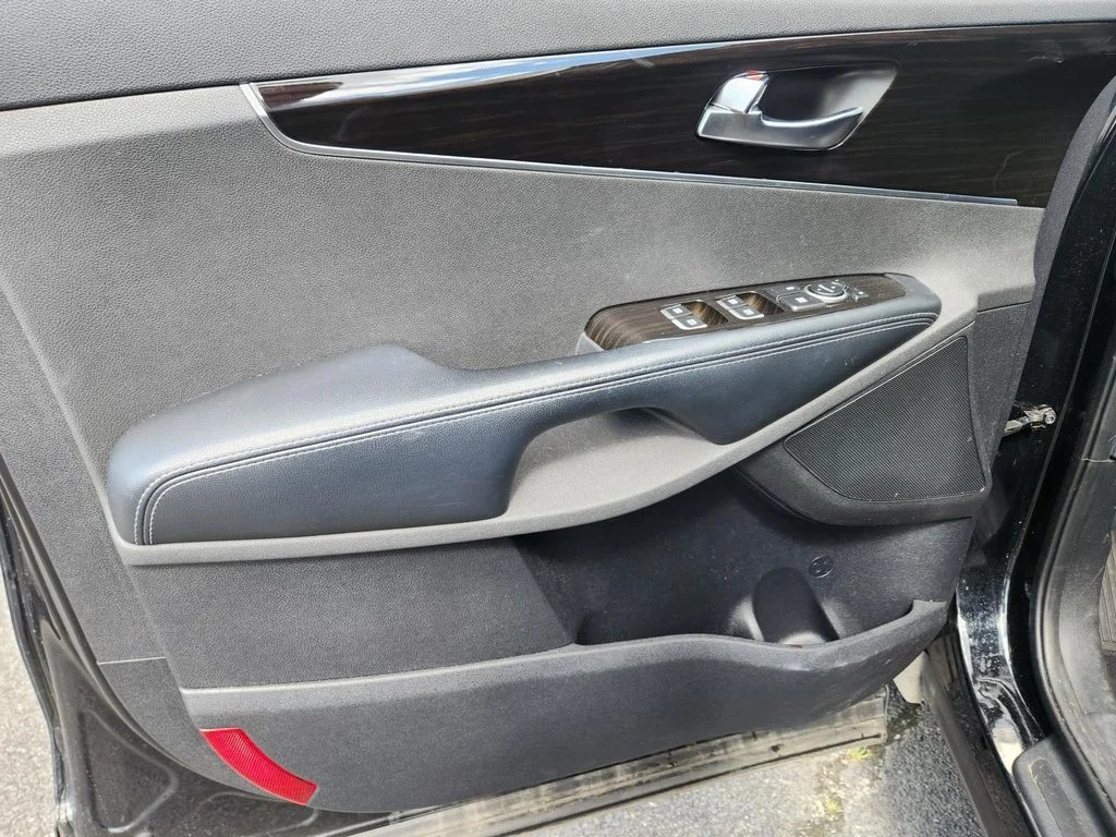 Used 2020 Black Kia EX image 12