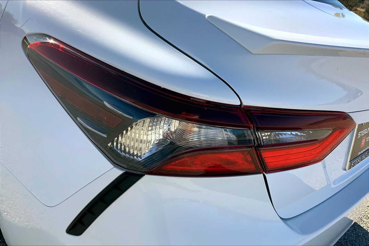 Used 2022 White Toyota SE image 27