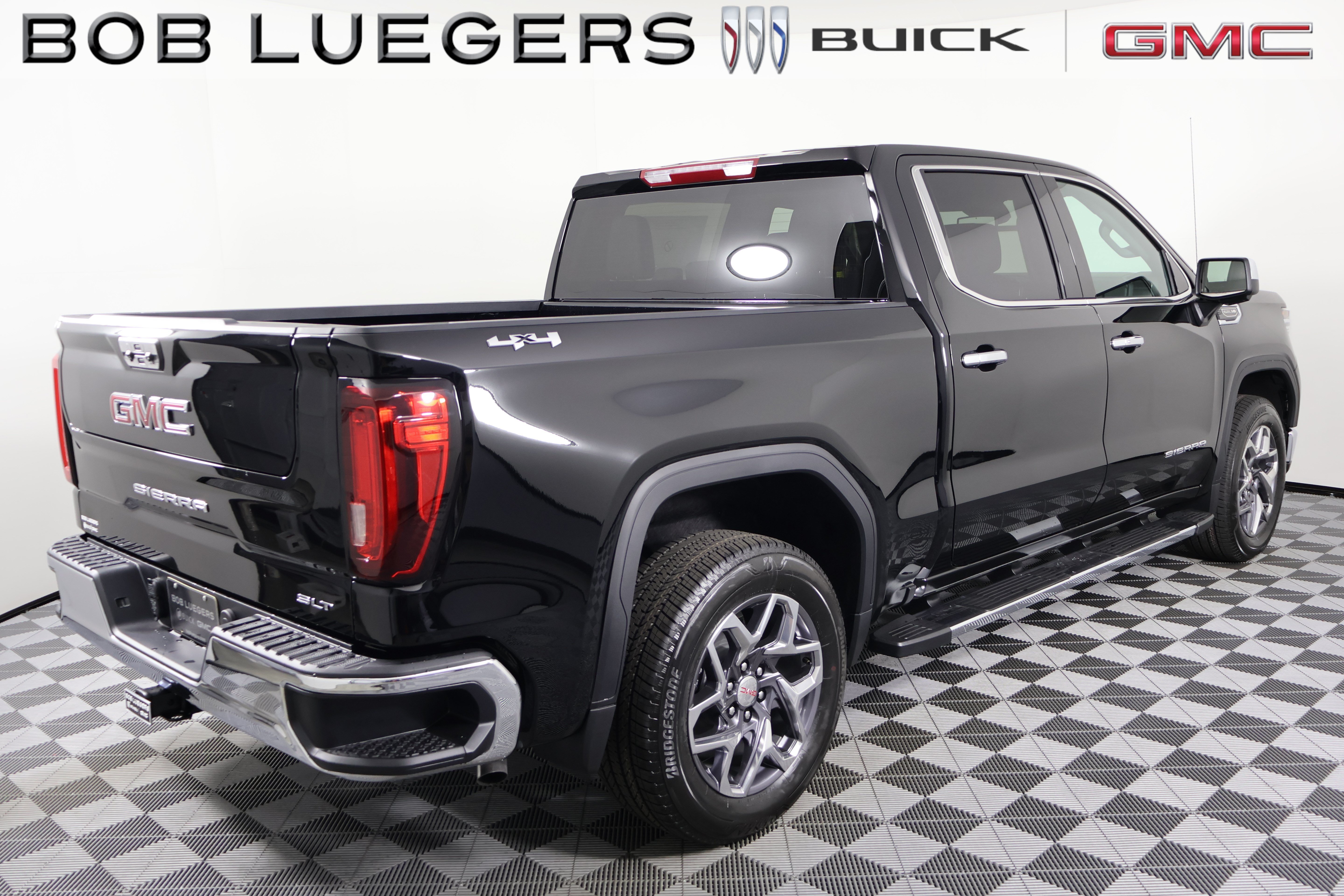 2026 GMC Sierra 1500 SLT - Photo 8