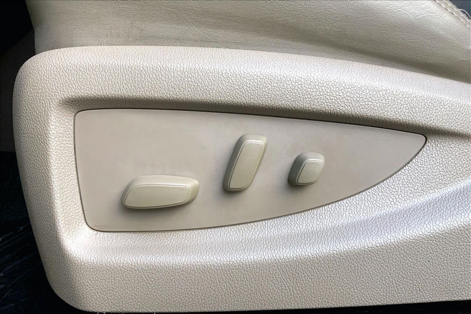Used 2015 Summit White GMC Denali image 33
