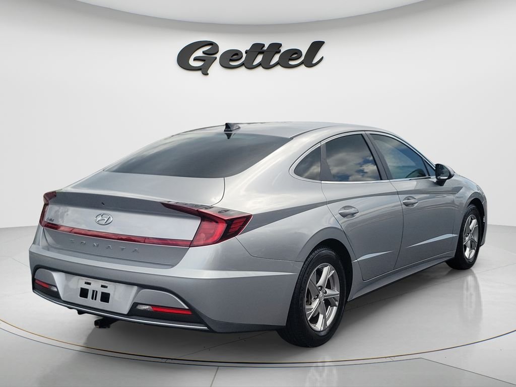 Certified Used 2022 Silver Hyundai SE image 5