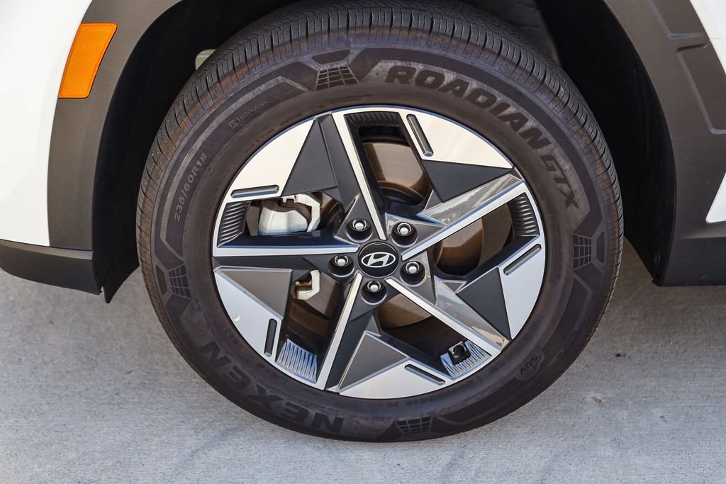 Used 2025 White Hyundai SEL image 6