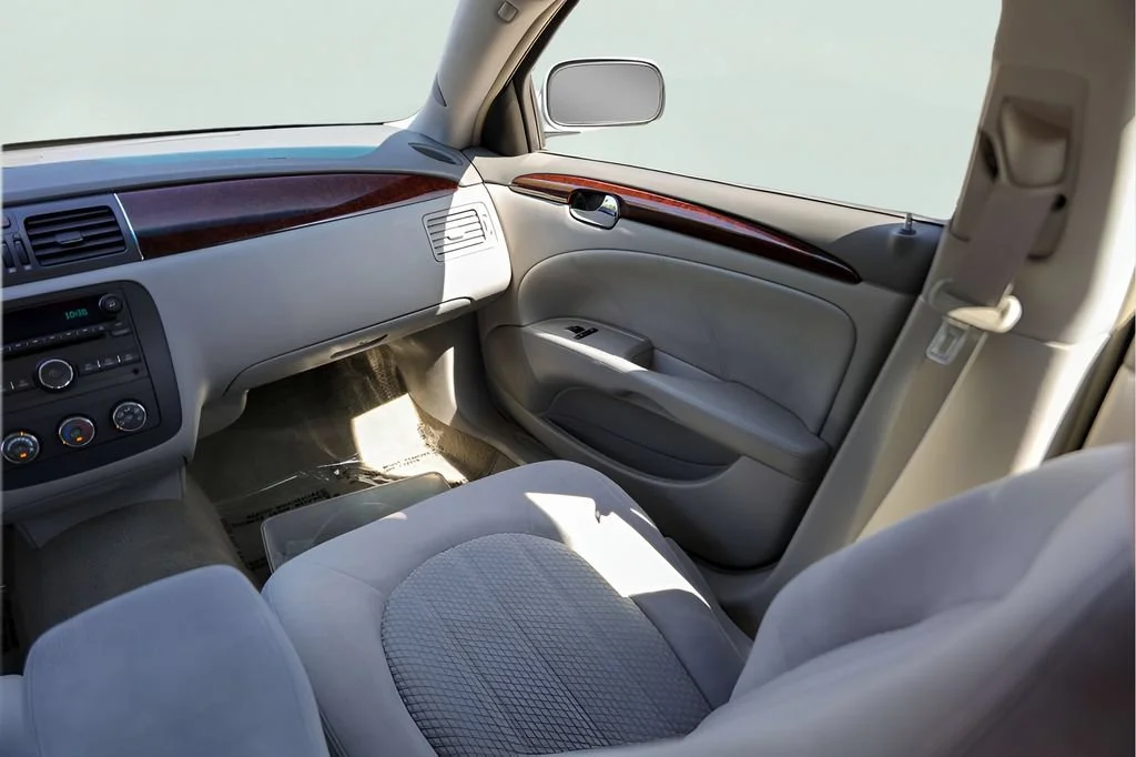 Used 2011 QUICKSILVER METALLIC Buick CX image 23