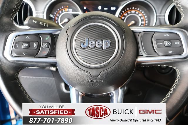 Used 2021  Jeep Overland image 21
