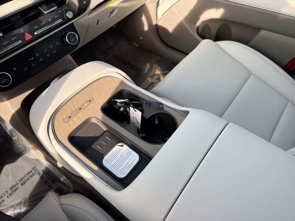 New 2026 White Hyundai SEL AWD image 21