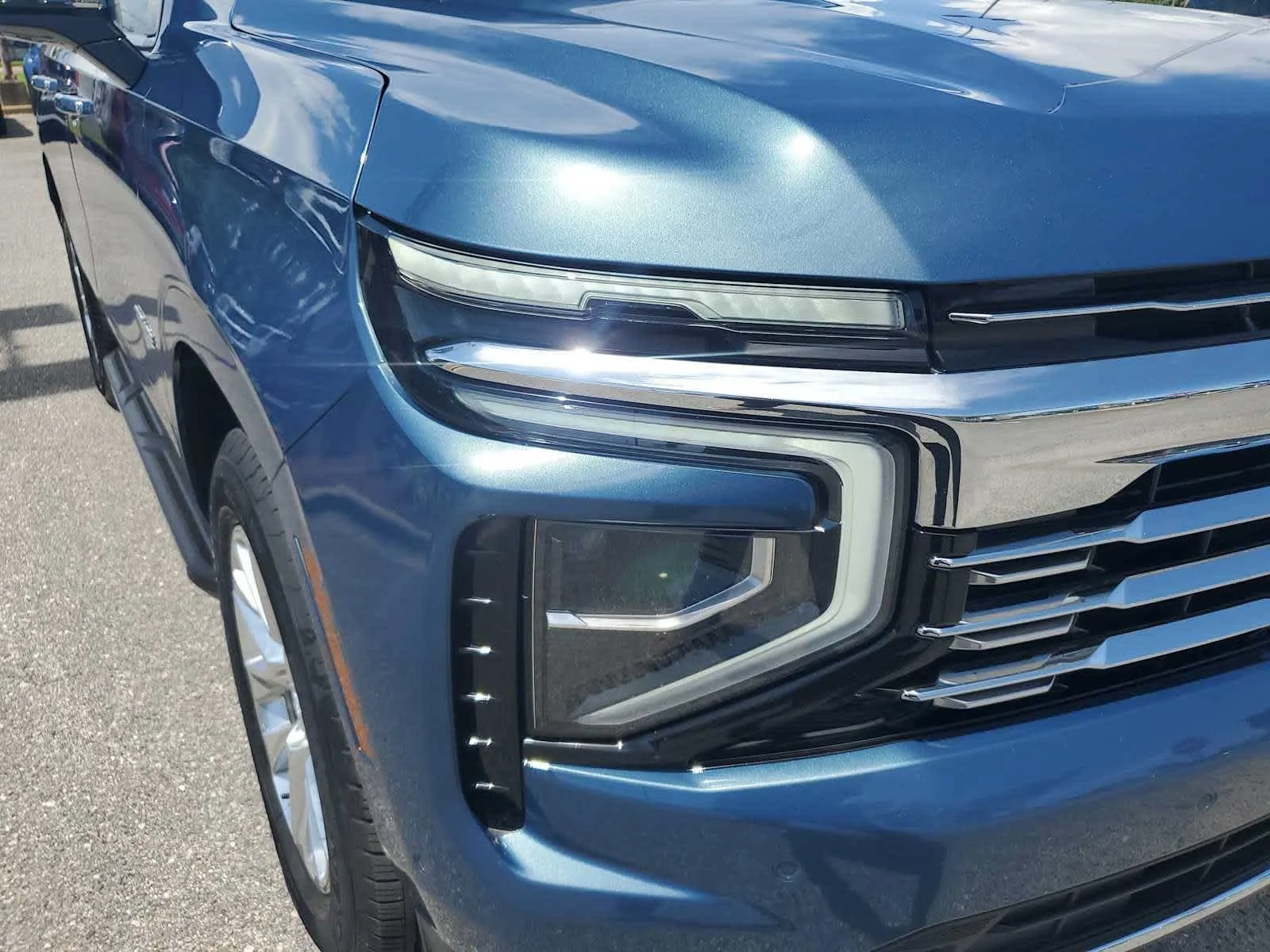 Used 2025 Lakeshore Blue Metallic Chevrolet Premier image 26