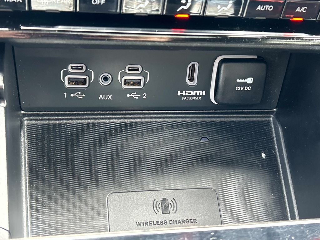 Used 2023 Black Jeep Summit Reserve image 30