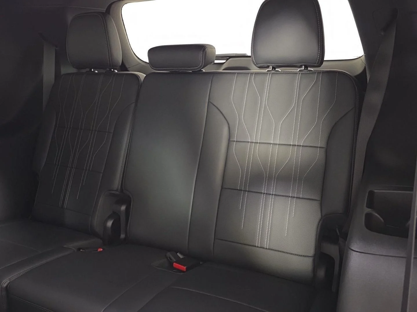 Used 2026 Ebony Twilight Metallic Buick Avenir image 32